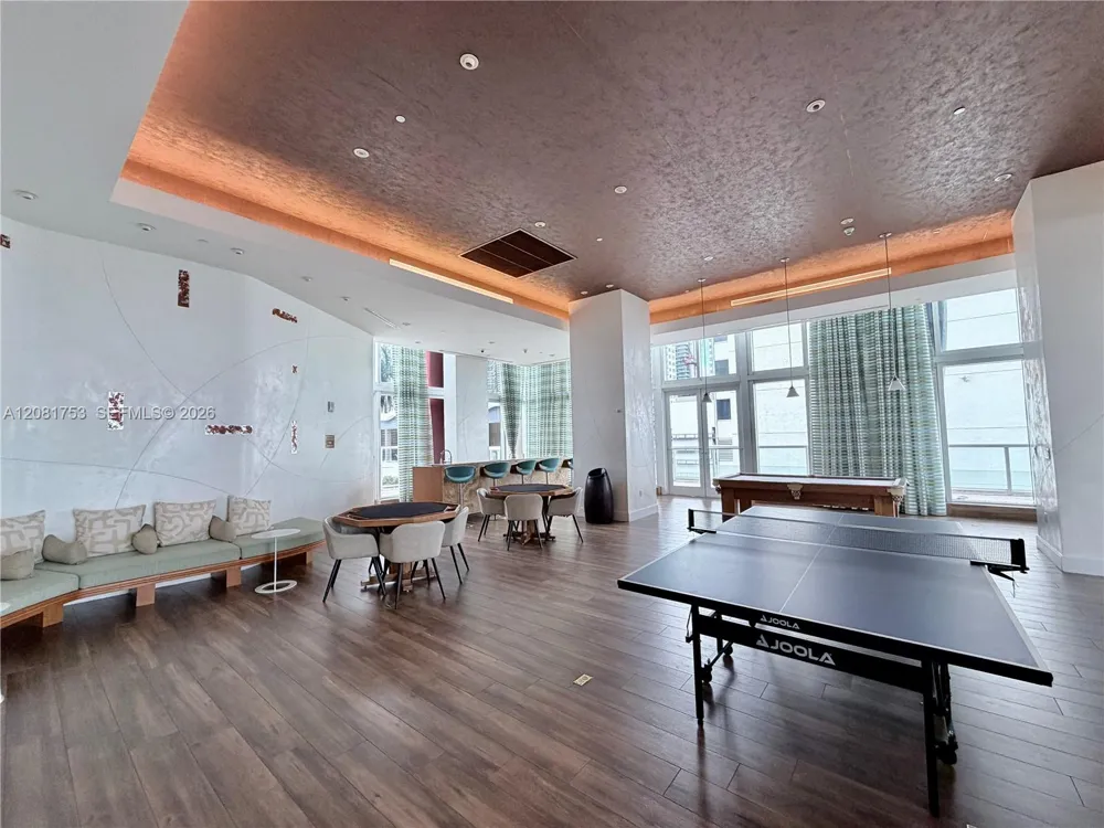 50 Biscayne Blvd #3211 Miami, FL 33132