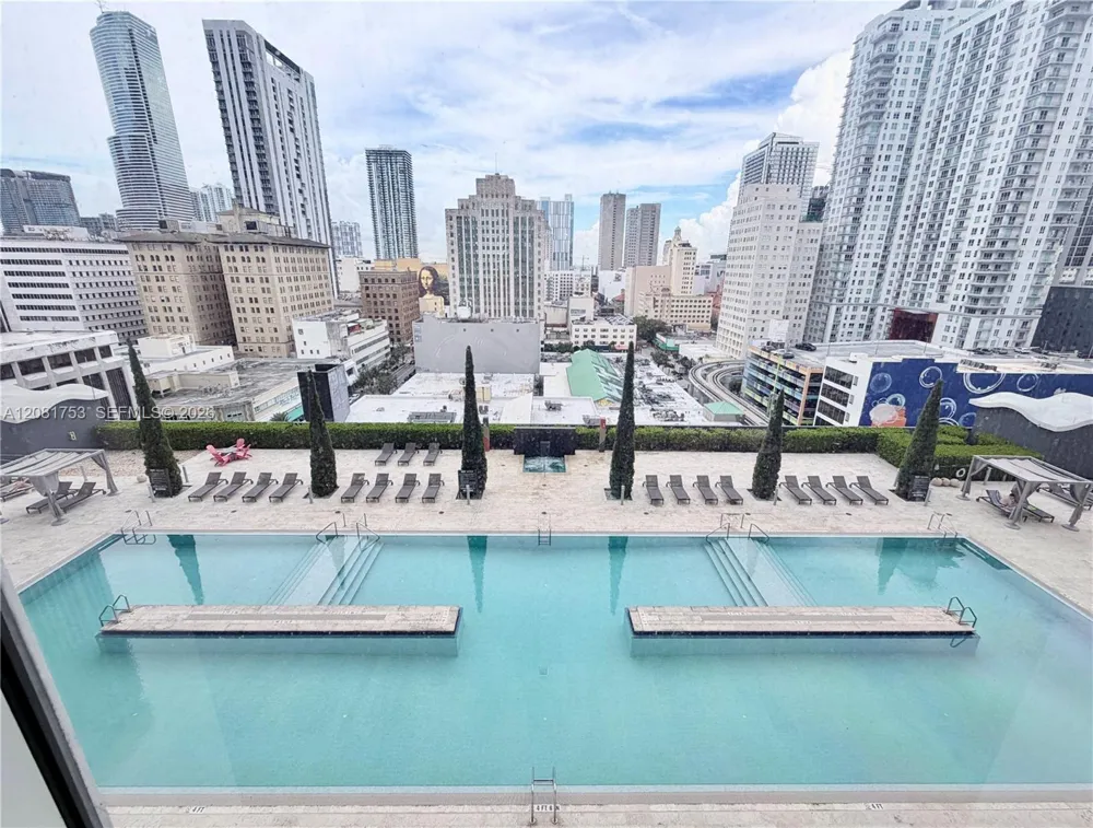 50 Biscayne Blvd #3211 Miami, FL 33132