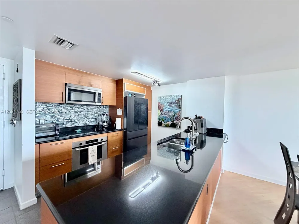 50 Biscayne Blvd #3211 Miami, FL 33132
