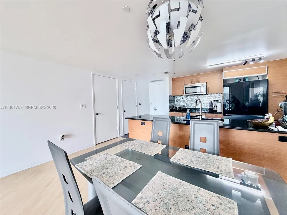 50 Biscayne Blvd #3211 Miami, FL 33132
