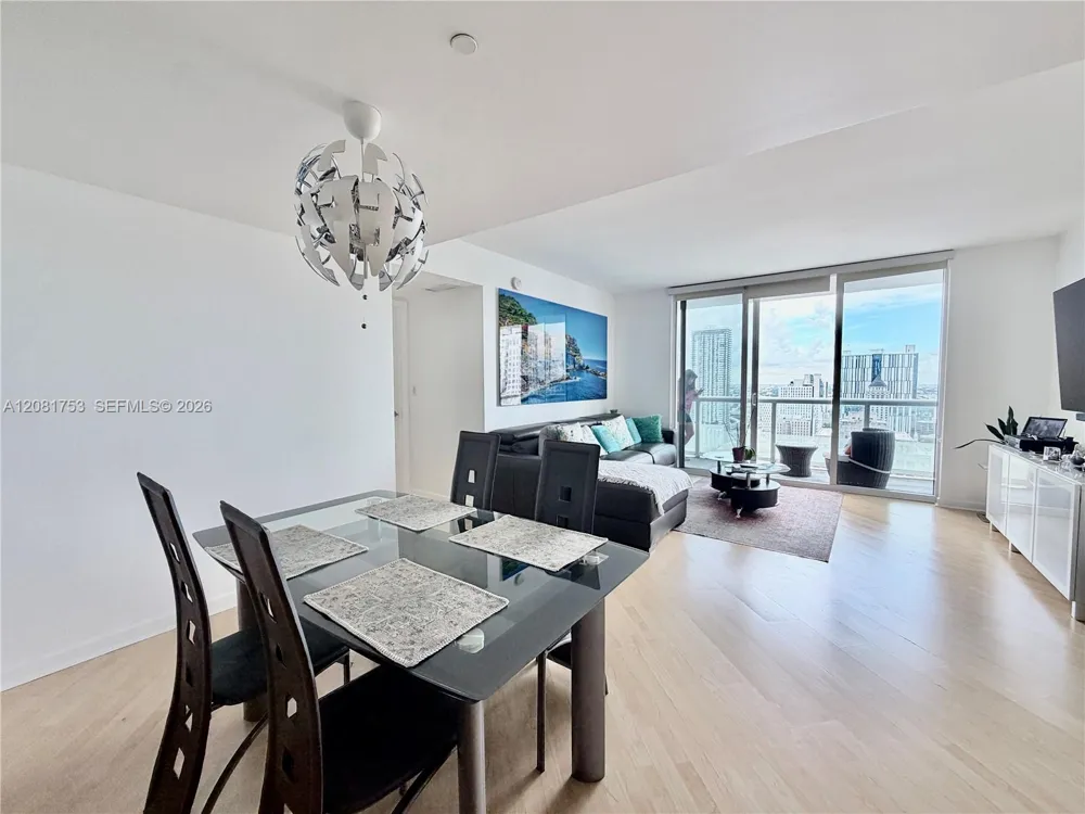 50 Biscayne Blvd #3211 Miami, FL 33132