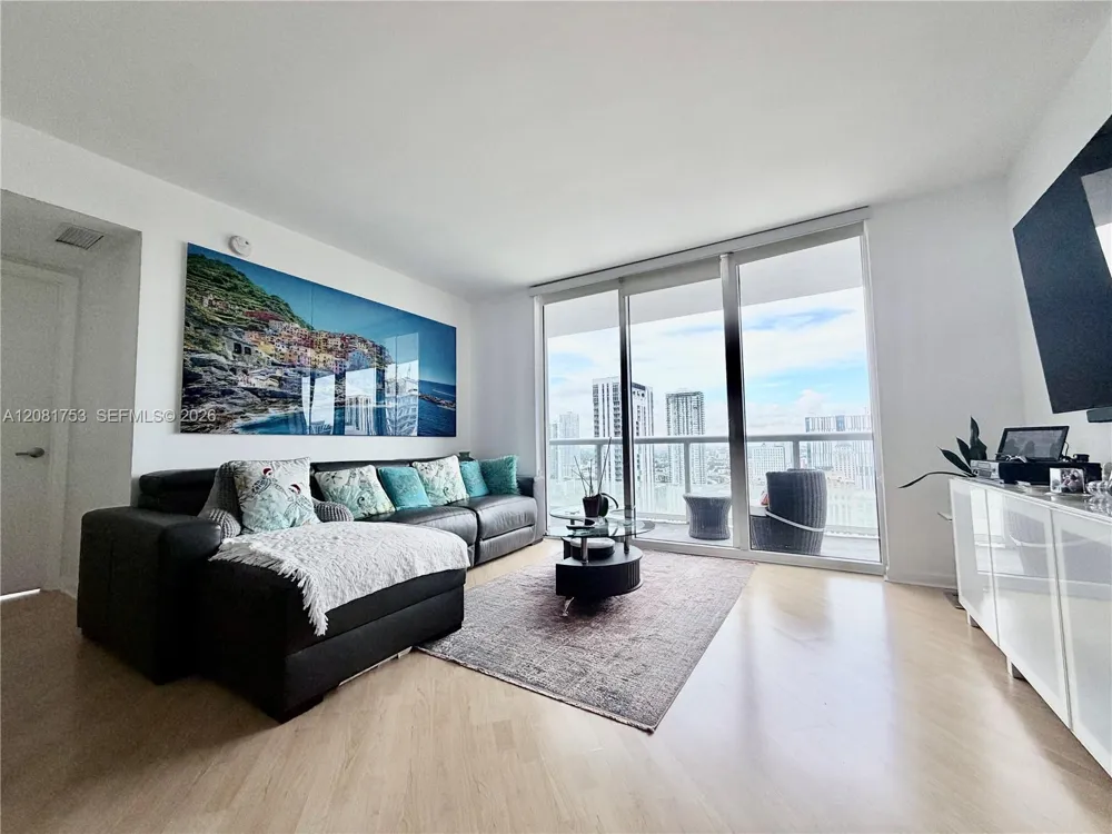 50 Biscayne Blvd #3211 Miami, FL 33132
