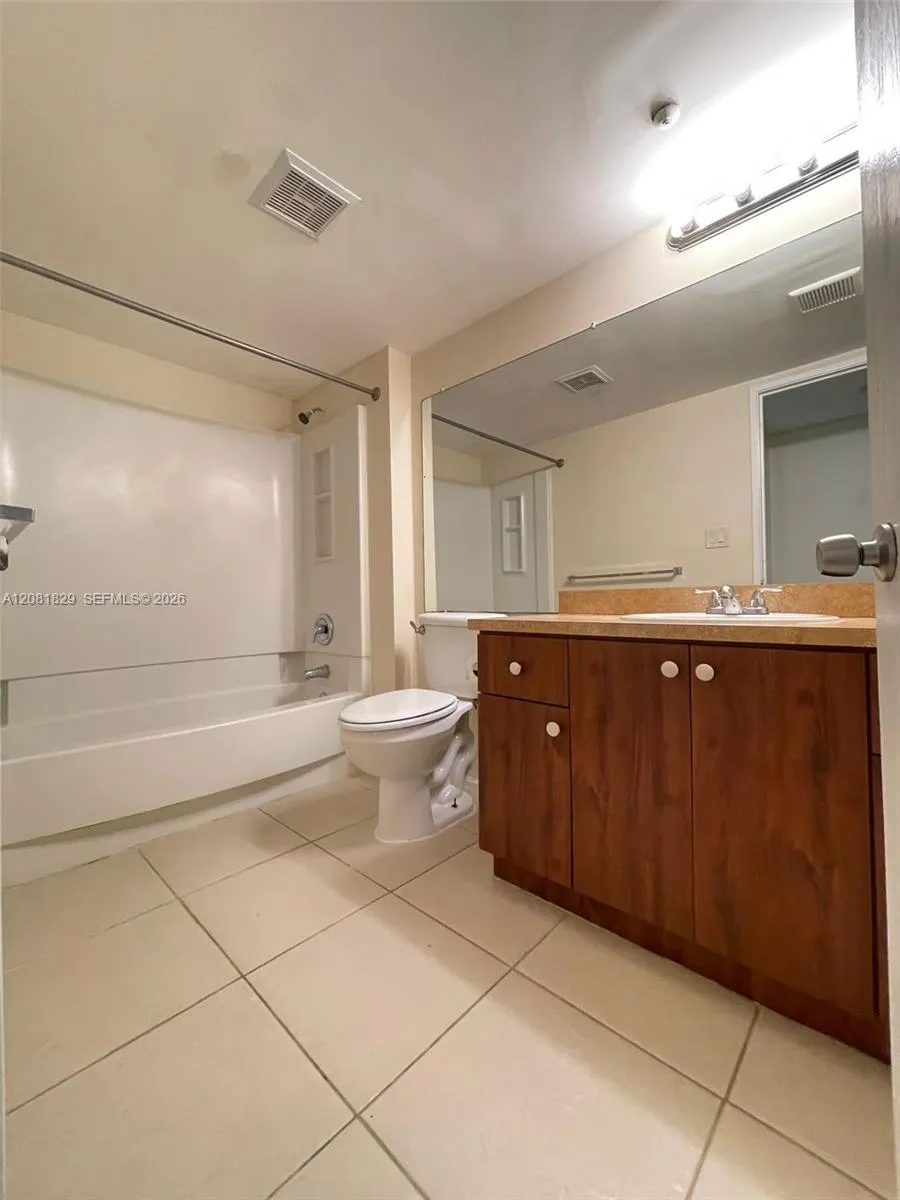 8432 Coral Lake Way #8432 Coral Springs, FL 33065