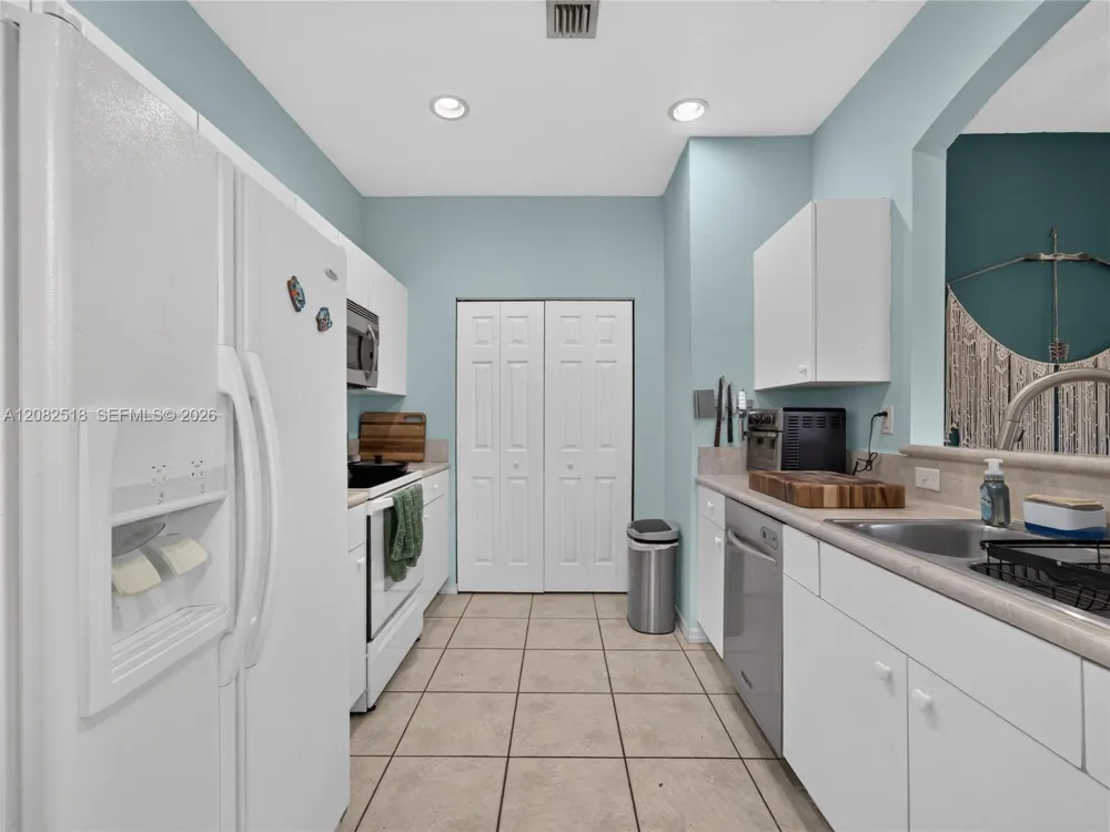 1030 NE 42nd Ter Homestead, FL 33033