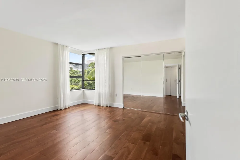 150 Sunrise Dr #5A Key Biscayne, FL 33149
