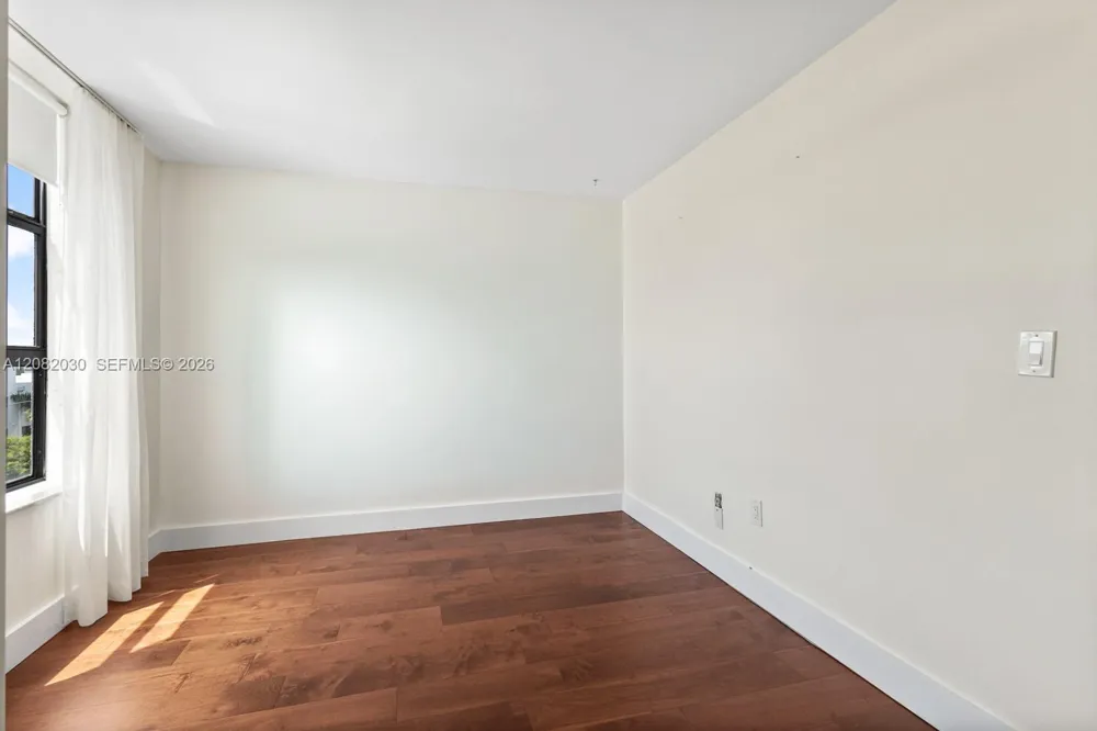 150 Sunrise Dr #5A Key Biscayne, FL 33149