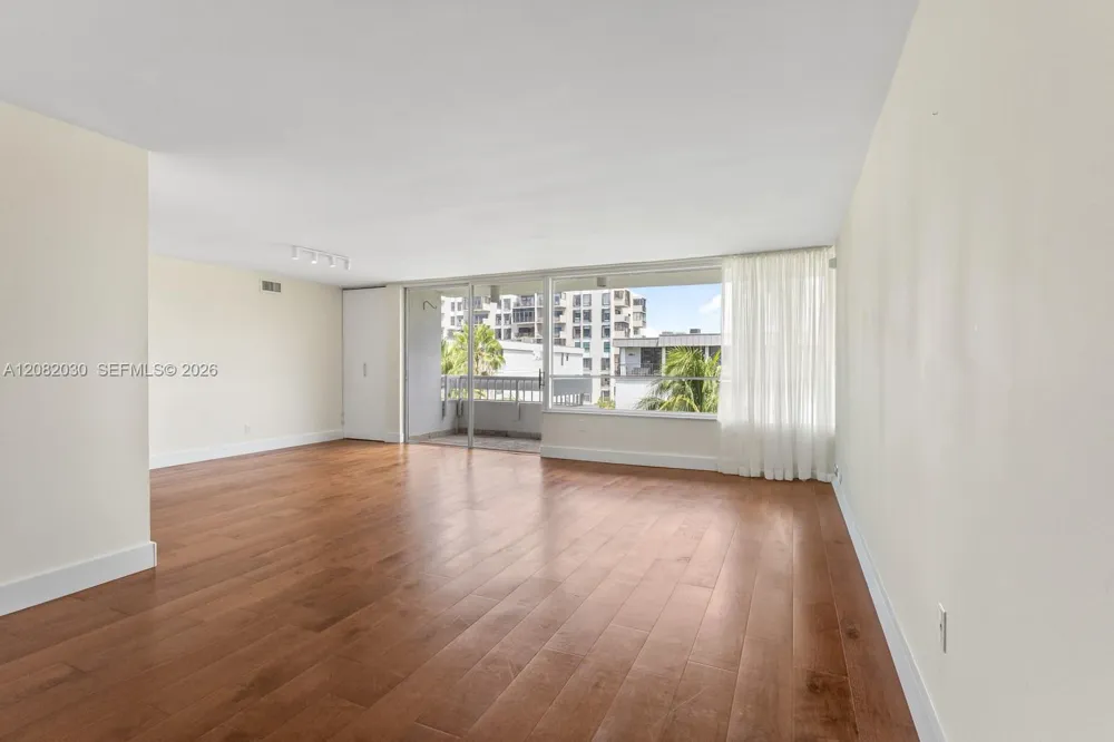 150 Sunrise Dr #5A Key Biscayne, FL 33149