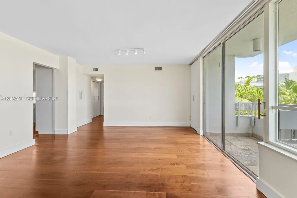 150 Sunrise Dr #5A Key Biscayne, FL 33149