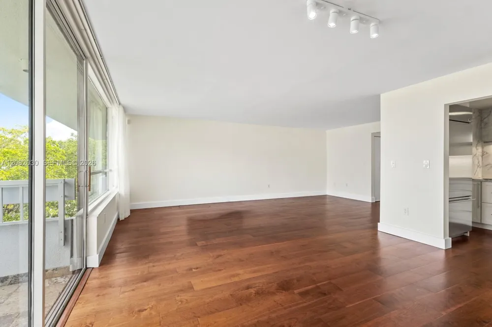 150 Sunrise Dr #5A Key Biscayne, FL 33149