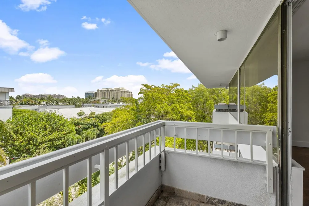 150 Sunrise Dr #5A Key Biscayne, FL 33149