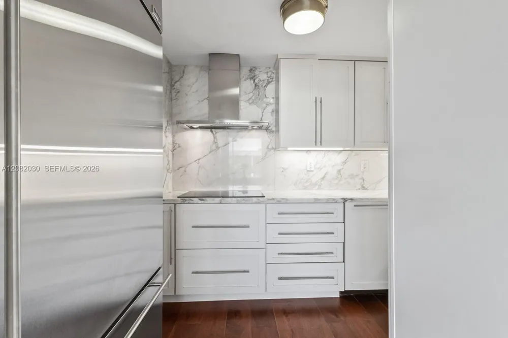 150 Sunrise Dr #5A Key Biscayne, FL 33149