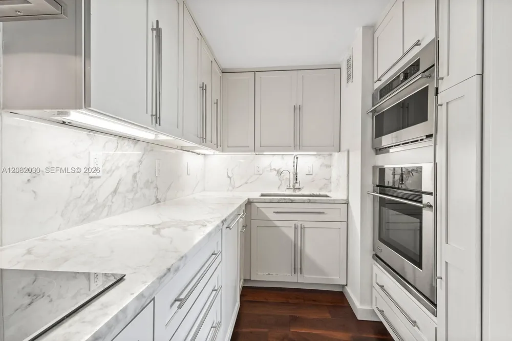 150 Sunrise Dr #5A Key Biscayne, FL 33149