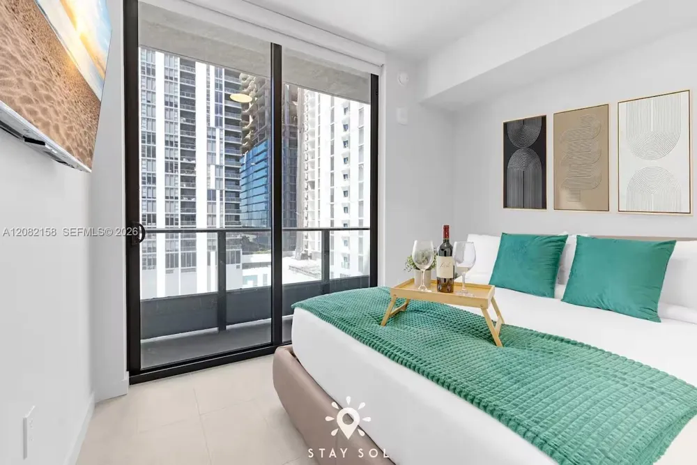 121 NE 5th St #1706 Miami, FL 33132