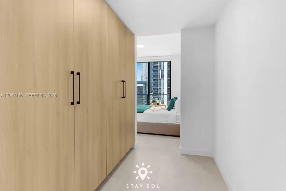121 NE 5th St #1706 Miami, FL 33132