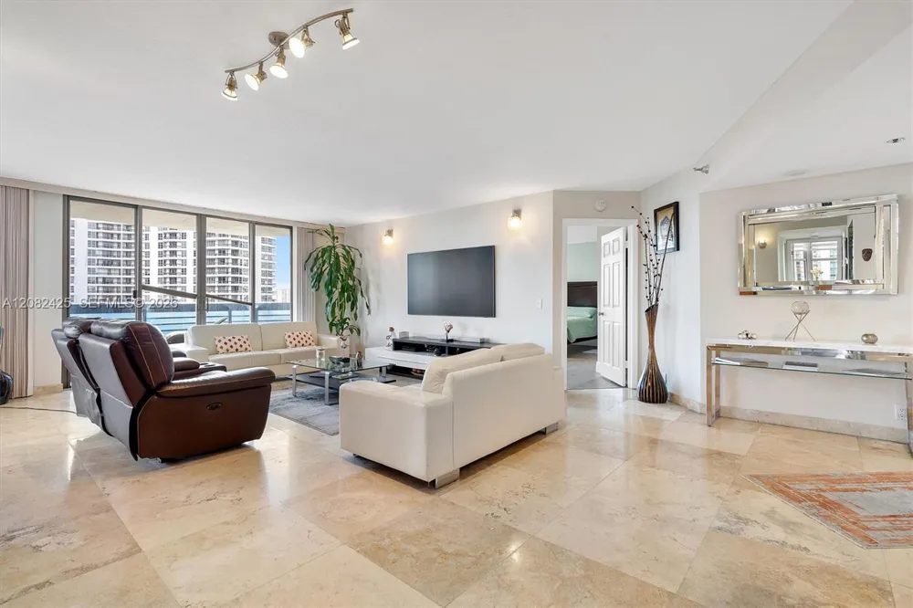 3500 Mystic Pointe Dr #806 Aventura, FL 33180