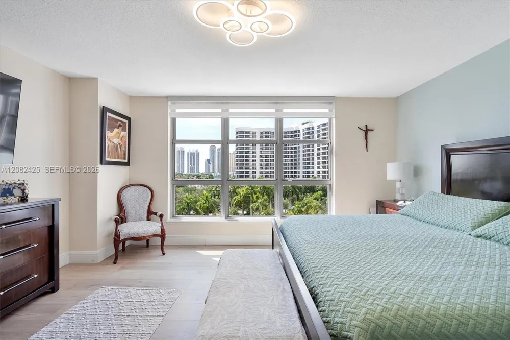 3500 Mystic Pointe Dr #806 Aventura, FL 33180