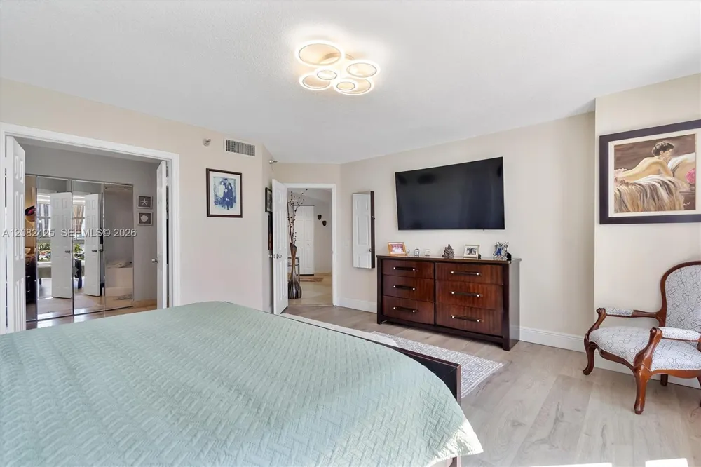 3500 Mystic Pointe Dr #806 Aventura, FL 33180