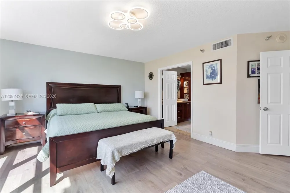 3500 Mystic Pointe Dr #806 Aventura, FL 33180