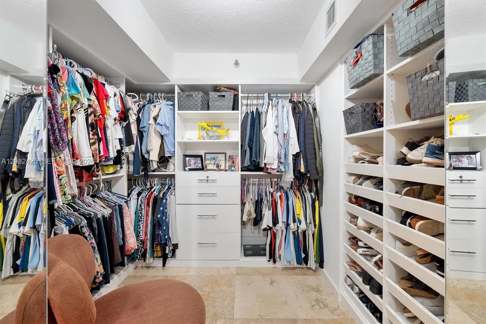 3500 Mystic Pointe Dr #806 Aventura, FL 33180