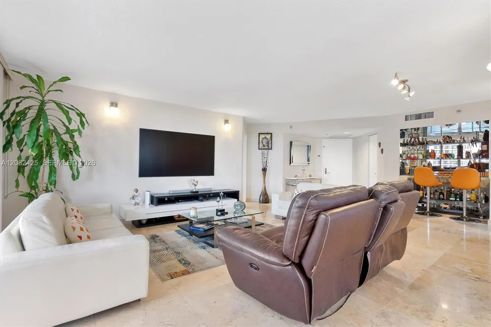 3500 Mystic Pointe Dr #806 Aventura, FL 33180