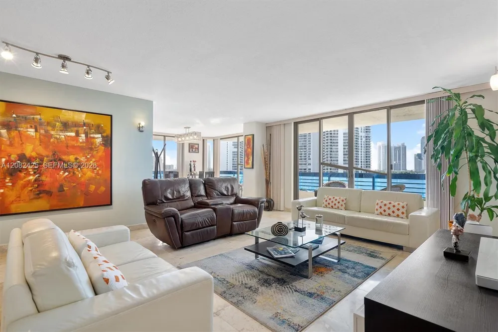 3500 Mystic Pointe Dr #806 Aventura, FL 33180