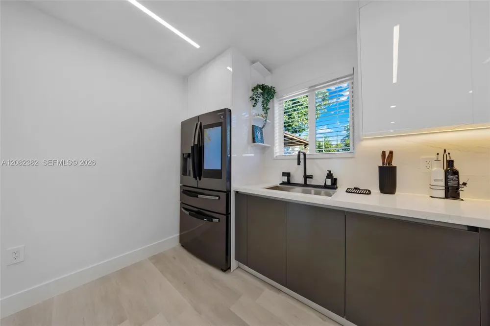 511 NW 48th St Miami, FL 33127
