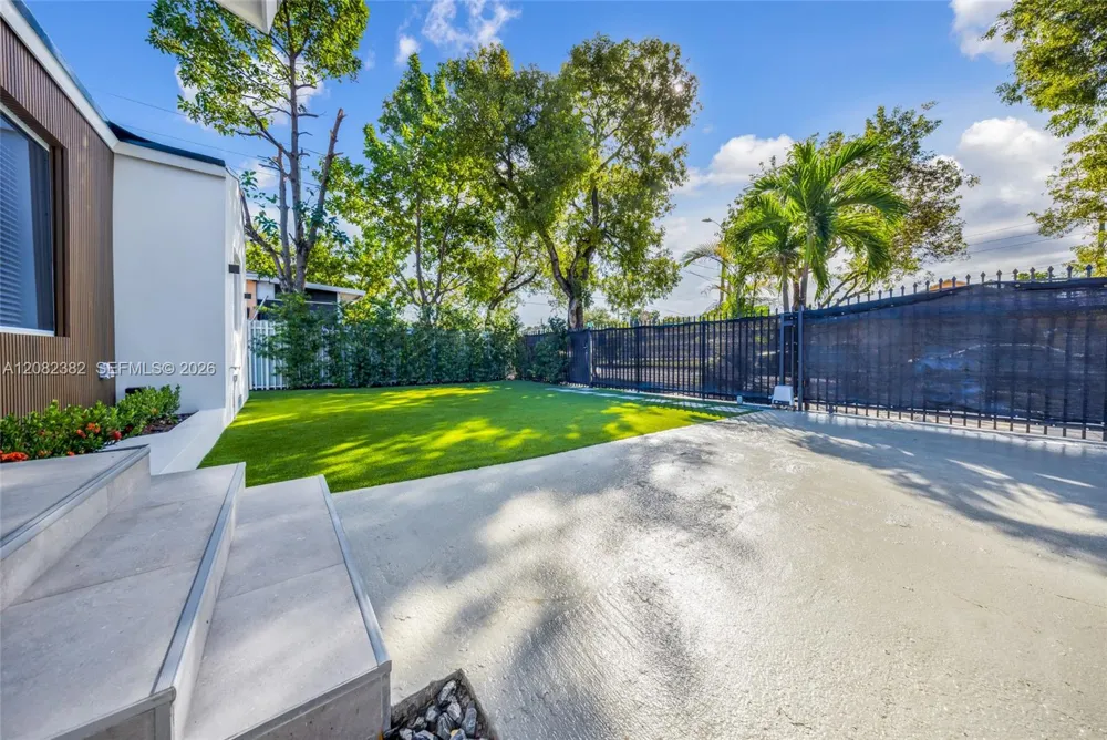 511 NW 48th St Miami, FL 33127