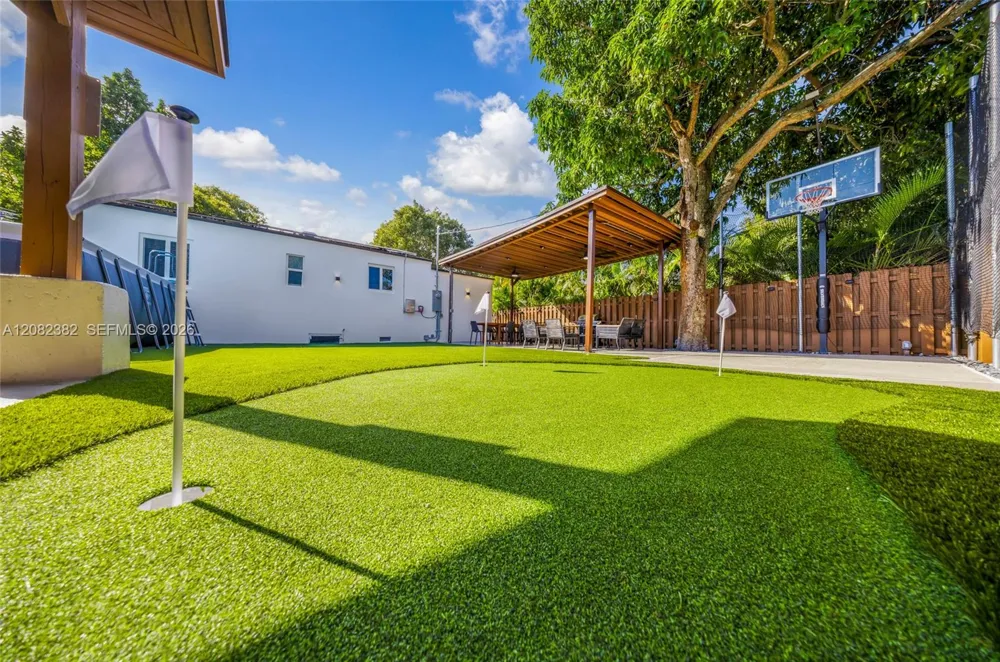 511 NW 48th St Miami, FL 33127