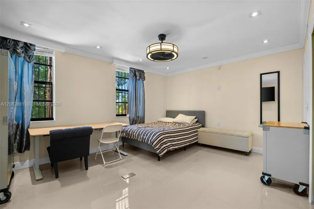 3756 NE 167th St #44 North Miami Beach, FL 33160