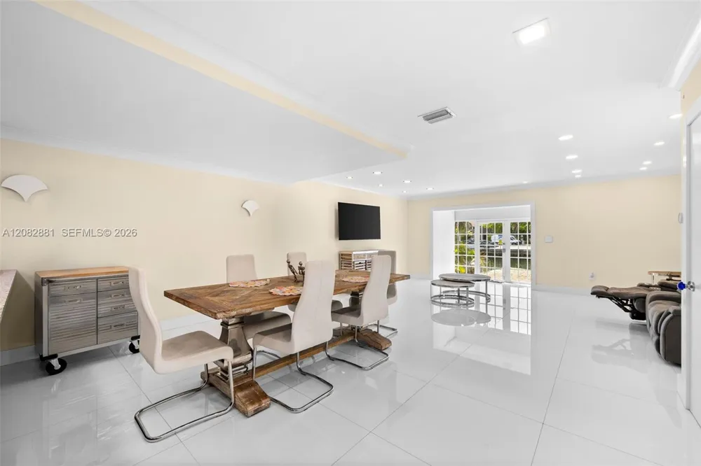 3756 NE 167th St #44 North Miami Beach, FL 33160