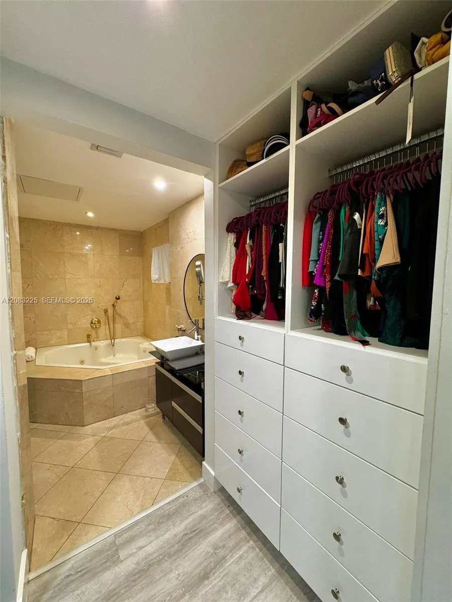 8224 SW 163rd Ct Miami, FL 33193