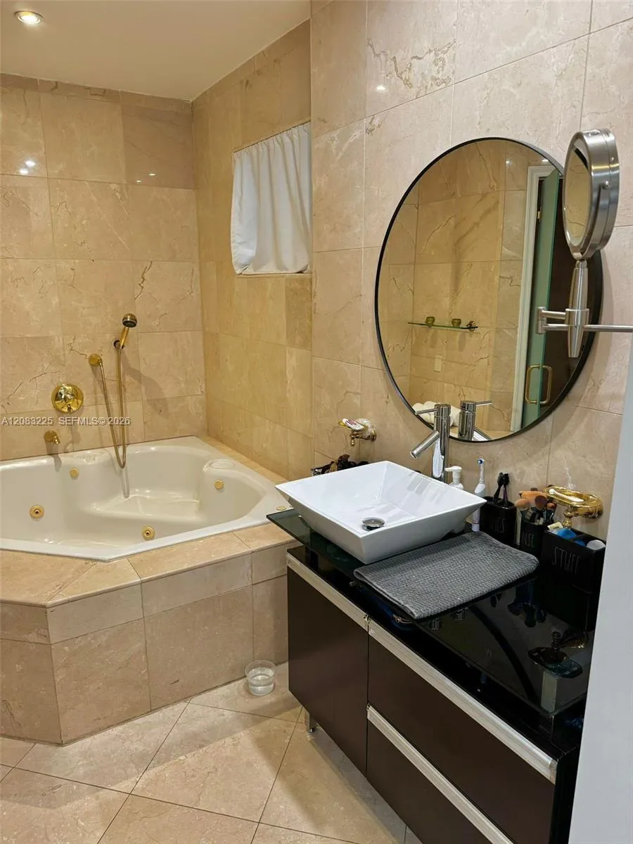 8224 SW 163rd Ct Miami, FL 33193