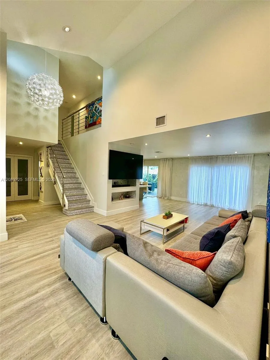 8224 SW 163rd Ct Miami, FL 33193