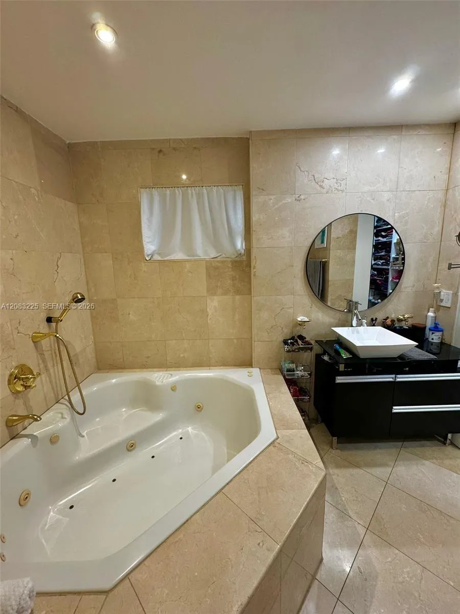 8224 SW 163rd Ct Miami, FL 33193