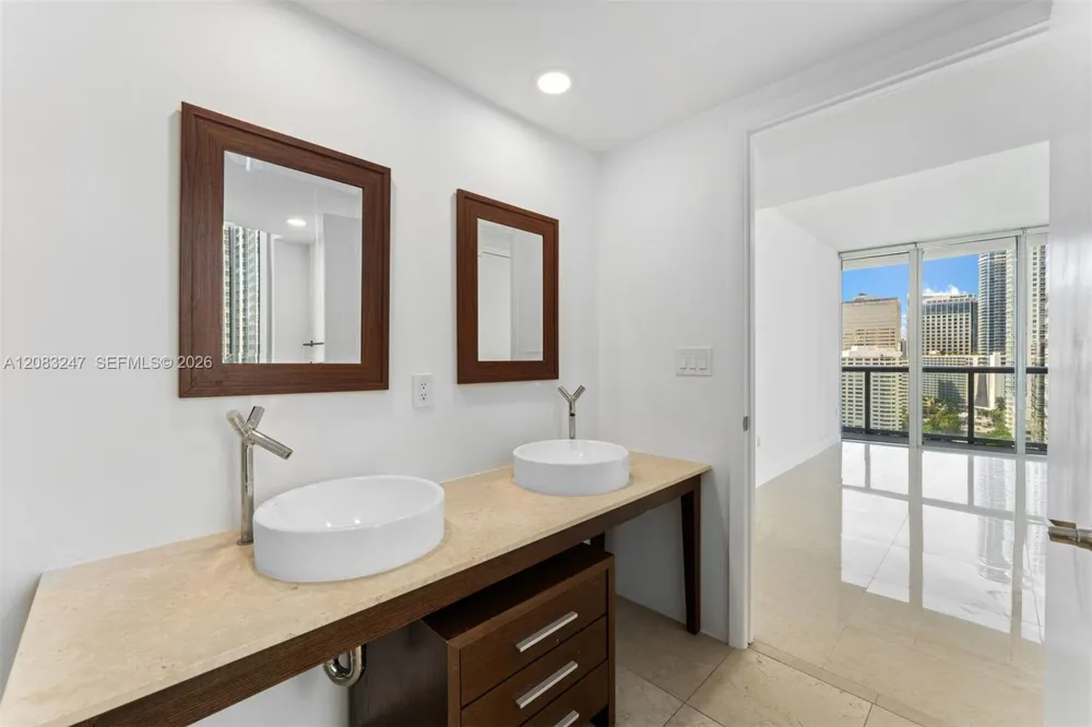 495 Brickell Ave #1811 Miami, FL 33131
