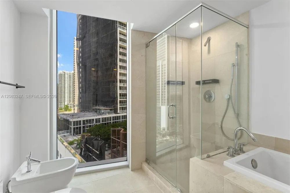 495 Brickell Ave #1811 Miami, FL 33131