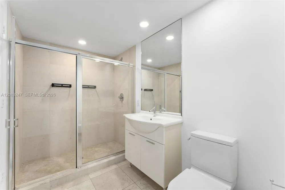 495 Brickell Ave #1811 Miami, FL 33131