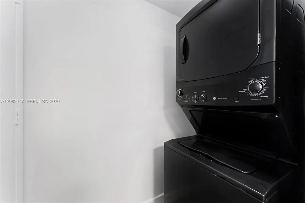 495 Brickell Ave #1811 Miami, FL 33131