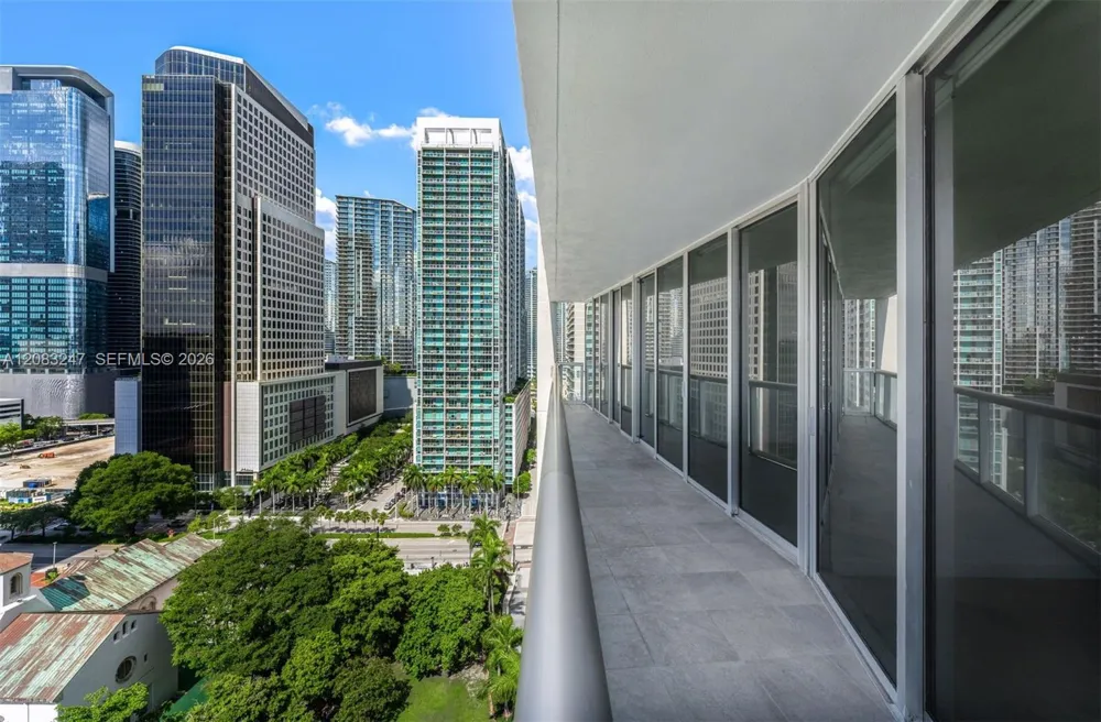 495 Brickell Ave #1811 Miami, FL 33131