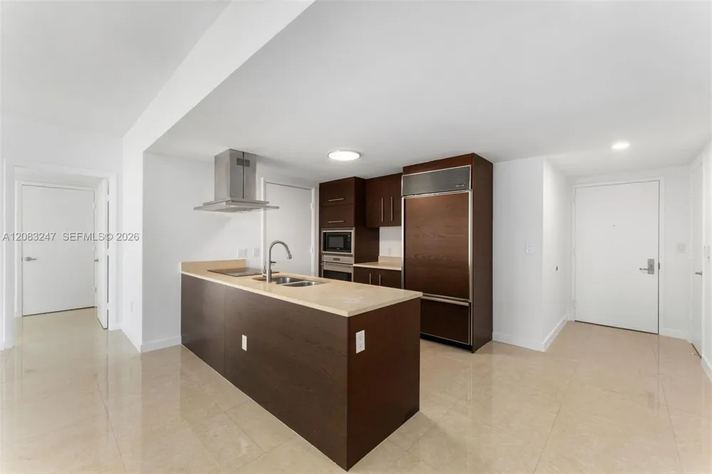 495 Brickell Ave #1811 Miami, FL 33131