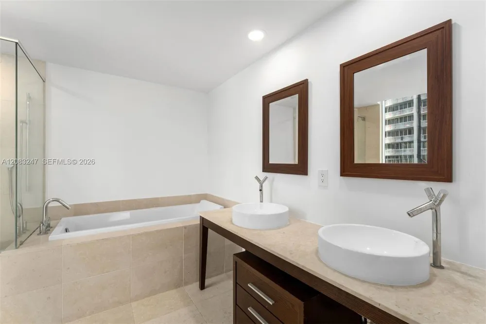 495 Brickell Ave #1811 Miami, FL 33131