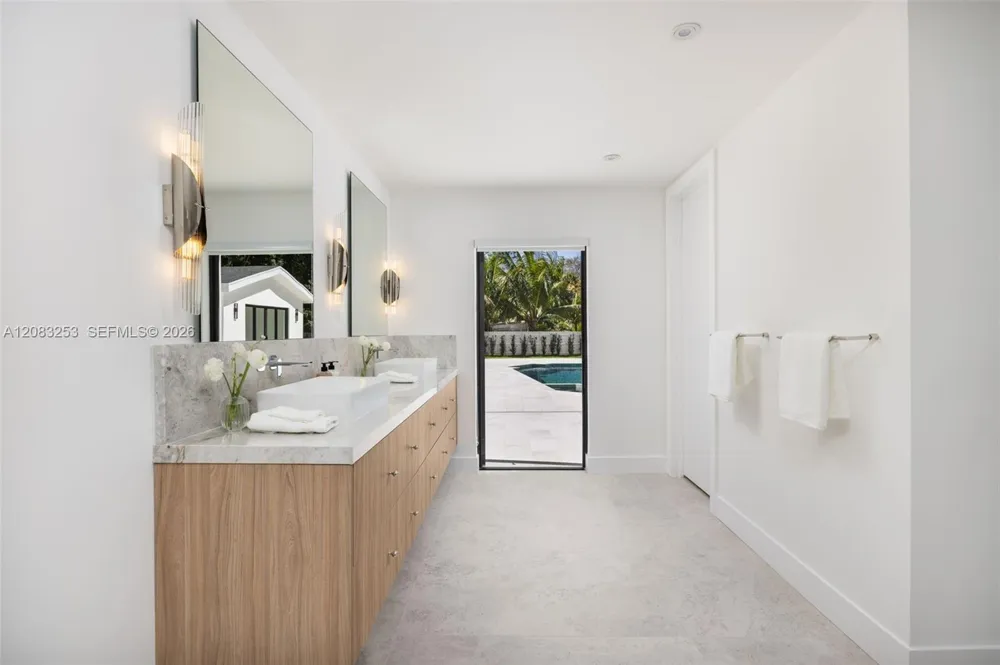8800 SW 118th St Miami, FL 33176