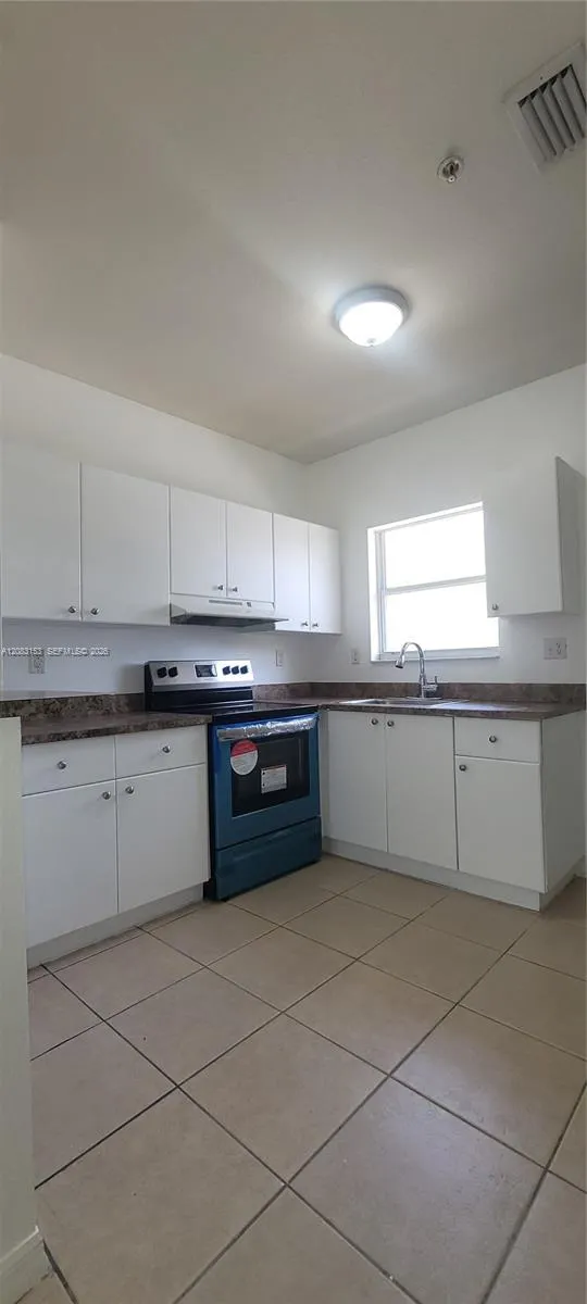 33 E 20th St #203 Hialeah, FL 33010