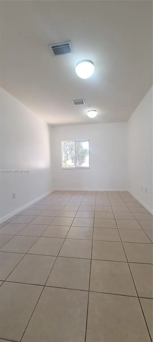 33 E 20th St #203 Hialeah, FL 33010