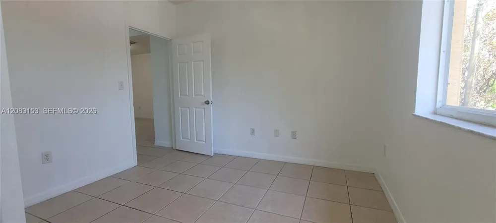 33 E 20th St #203 Hialeah, FL 33010