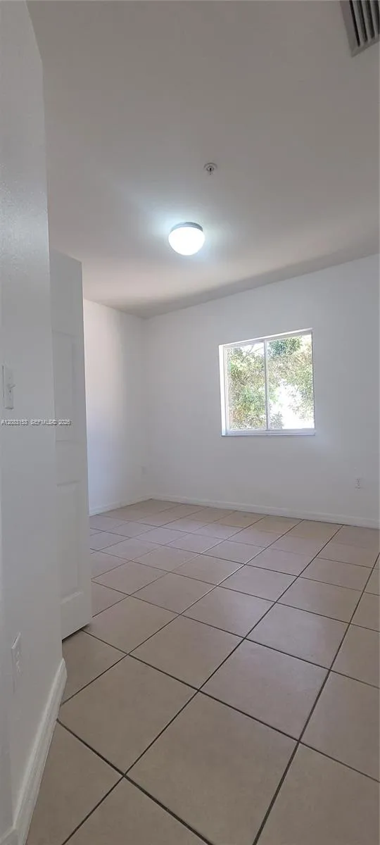 33 E 20th St #203 Hialeah, FL 33010