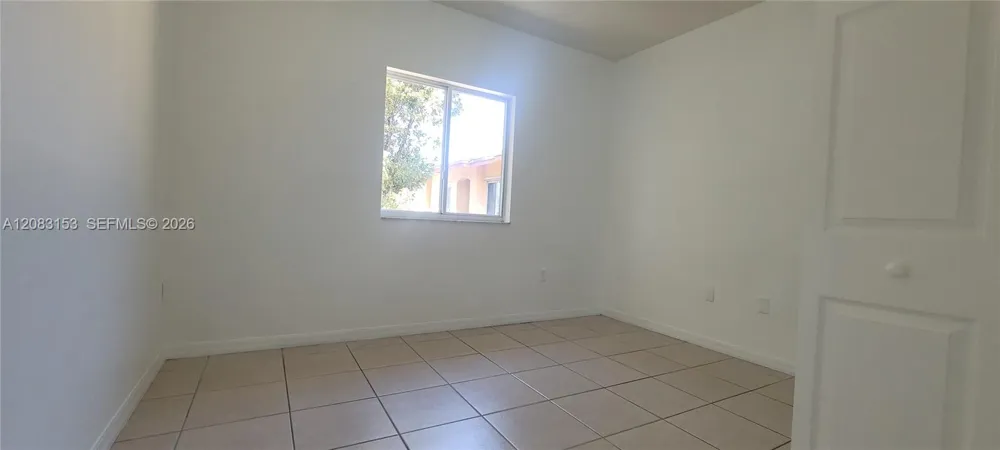 33 E 20th St #203 Hialeah, FL 33010