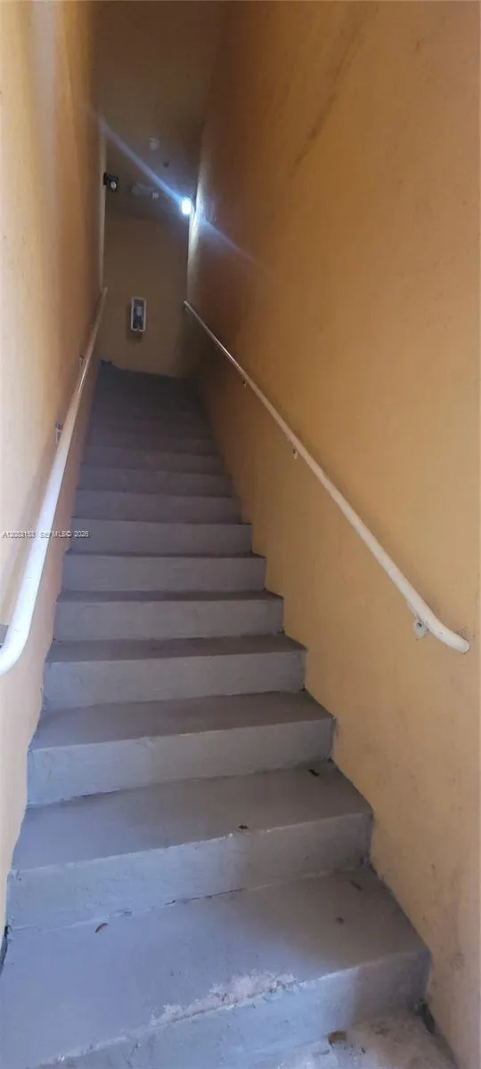 33 E 20th St #203 Hialeah, FL 33010