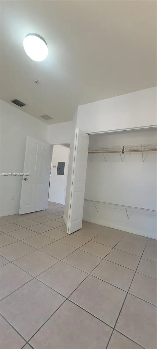33 E 20th St #203 Hialeah, FL 33010