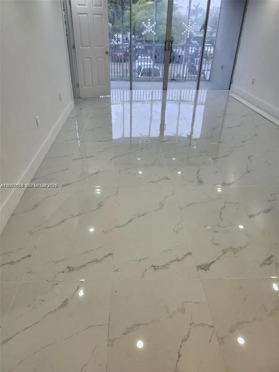 1780 NE 191st St #204-2 Miami, FL 33179